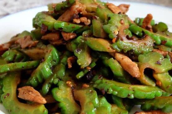 夏天養(yǎng)生要注意清熱解毒 夏季女性清熱去火的三道食譜
