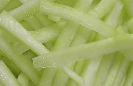 西瓜皮的6種健康吃法 西瓜是夏季水果我們基本每天都會(huì)吃
