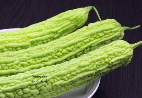 夏季天氣炎熱身體會出現(xiàn)很多不適癥狀 女人們夏天吃的6種蔬菜