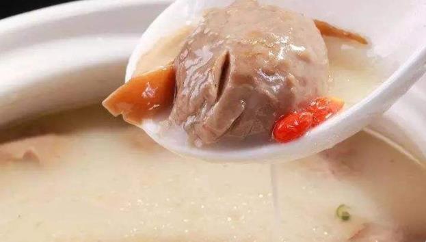 喝湯是我們的習(xí)慣 女性夏季多喝湯