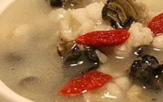 八款保健養(yǎng)生的藥膳湯 我們的保健養(yǎng)生意識(shí)越來(lái)越強(qiáng)