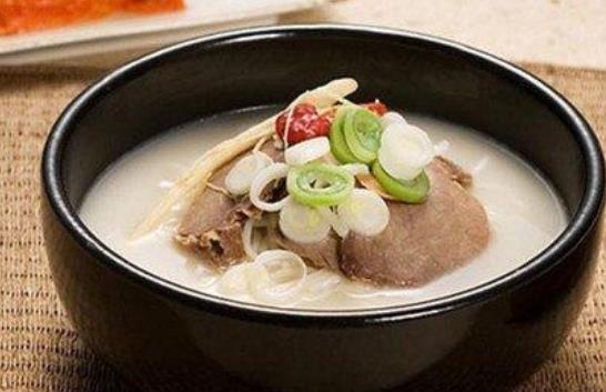 八款保健養(yǎng)生的藥膳湯 我們的保健養(yǎng)生意識(shí)越來(lái)越強(qiáng)