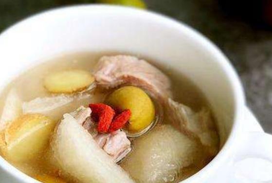 女人5款養(yǎng)生湯 潤膚潤燥更養(yǎng)陰