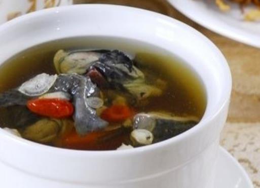 女性日常要學(xué)會更好的飲食 四款適合女性喝的湯