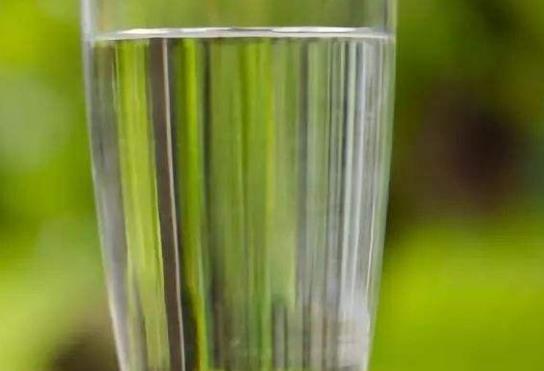 女性必喝不可的美容水 補(bǔ)充水分對養(yǎng)膚有影響