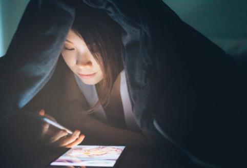 熬夜會帶來什么樣的危害 睡眠不佳該怎么辦