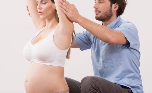 女性孕期出現(xiàn)什么妊娠反應(yīng)需要特別注意 孕期不適該怎么辦