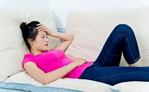 未婚的女性比較容易痛經(jīng)嗎 哪些壞習(xí)慣會導(dǎo)致痛經(jīng)