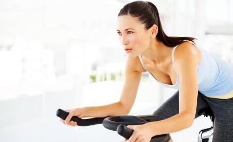 女性過(guò)早絕經(jīng)的話怎么辦 女性絕經(jīng)期有什么癥狀表現(xiàn)