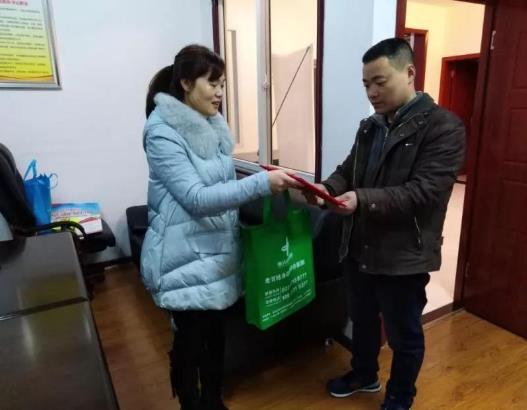 重慶金易醫(yī)院攜手街道社區(qū)聯(lián)合舉辦三八婦女節(jié)活動(dòng)