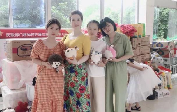 岳陽瑪麗亞婦產(chǎn)醫(yī)院走進市兒童福利院獻愛心·送溫暖活動