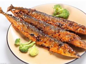 秋刀魚(yú)的做法大全-吃秋刀魚(yú)的注意事項(xiàng)