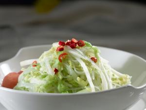 白菜燉粉條怎么做好吃？白菜燉粉條的做法