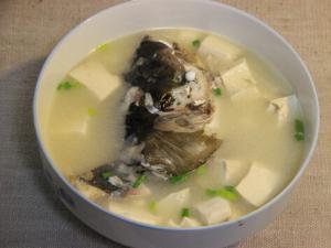 魚頭豆腐湯的做法-魚頭豆腐湯怎么做？