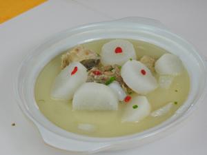 煲湯什么時(shí)候放鹽好？燉蘿卜不能太早放鹽