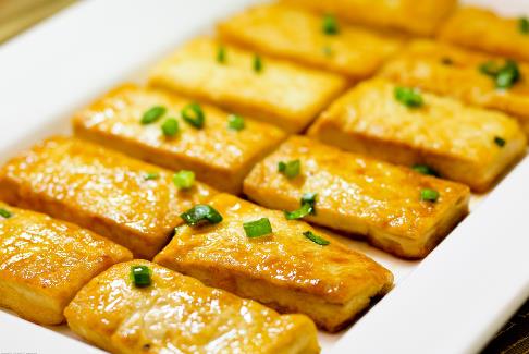 怎樣煎豆腐不沾鍋?家常煎豆腐的小竅門(mén)