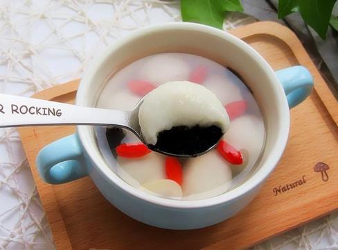 煮湯圓怎么看熟沒(méi)熟?米酒湯圓的做法是什么