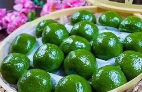 做青團(tuán)是用全草還是只要草汁?做青團(tuán)是放水性豆沙還是油性豆沙比較好