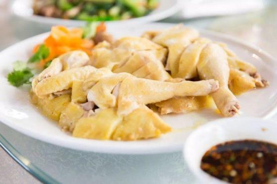 白切雞蘸料怎么調(diào)好吃?白切雞的烹飪技巧
