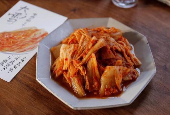 做腌菜沒有石頭拿什么壓?辣白菜太咸了怎么辦?