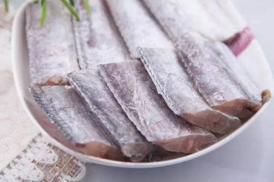 帶魚(yú)段為什么比帶魚(yú)便宜?帶魚(yú)段怎么處理內(nèi)臟?