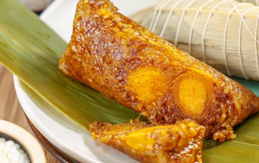 咸蛋黃粽子的咸蛋黃是生的還是熟的 端午節(jié)吃粽子是為了紀(jì)念誰(shuí)