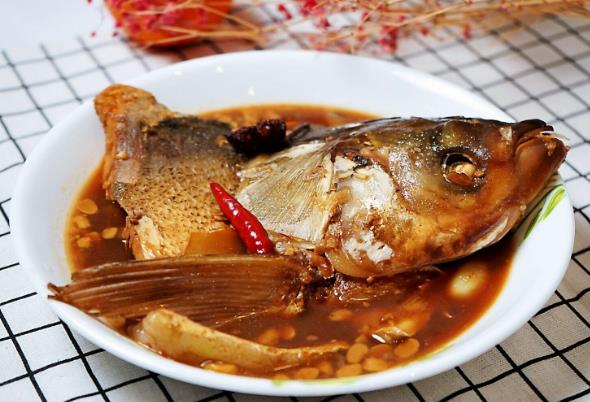 胖頭魚的屬性是什么?胖頭魚的營養(yǎng)價值、吃胖頭魚的好處
