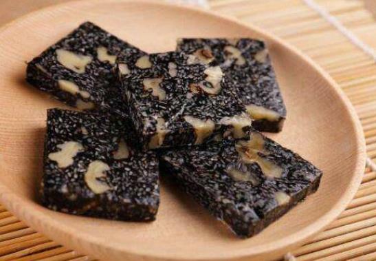 做阿膠糕的油紙?jiān)趺慈∠?做阿膠糕沒有油紙可以用錫紙嗎
