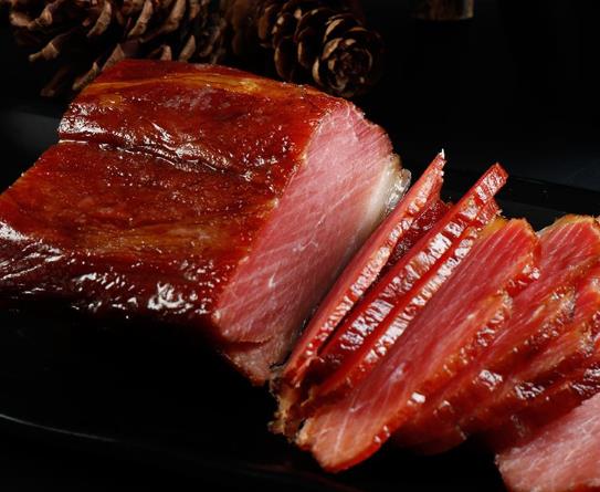 切臘肉是順切還是橫切好?臘肉切開(kāi)有綠色反光能吃嗎