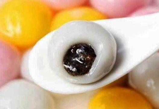 湯圓從冰箱拿出來(lái)要解凍嗎?湯圓用熱水還是冷水和面