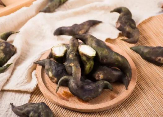 菱角怎么剝開(kāi)吃?煮菱角的時(shí)候要放鹽嗎