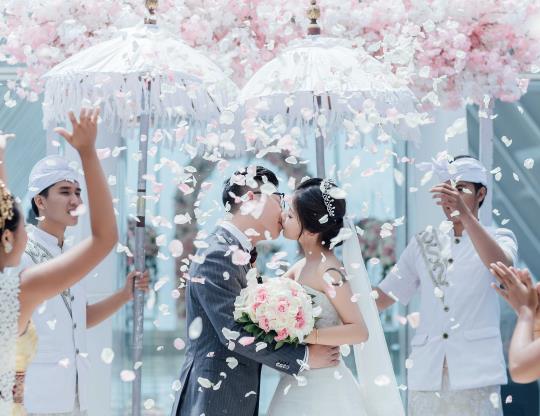 擔(dān)心結(jié)婚時(shí)沒(méi)有朋友來(lái)怎么辦?女方家辦婚禮男方家需來(lái)人嗎