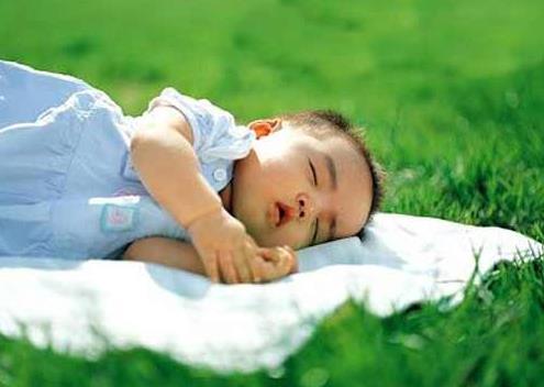 嬰兒為什么會(huì)得濕疹?嬰兒濕疹是奶粉過(guò)敏嗎?