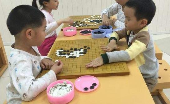 兒童學(xué)圍棋的好處 什么性格的兒童適合學(xué)圍棋