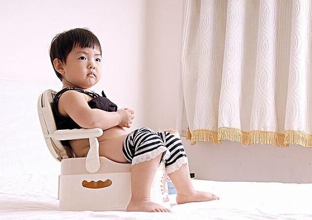掌握寶寶排便階段 育兒更輕松