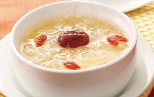 銀耳紅棗湯什么時(shí)候喝最好 銀耳紅棗湯最佳食用季節(jié)