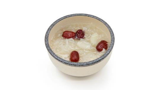 銀耳紅棗湯什么時(shí)候喝最好 銀耳紅棗湯最佳食用季節(jié)
