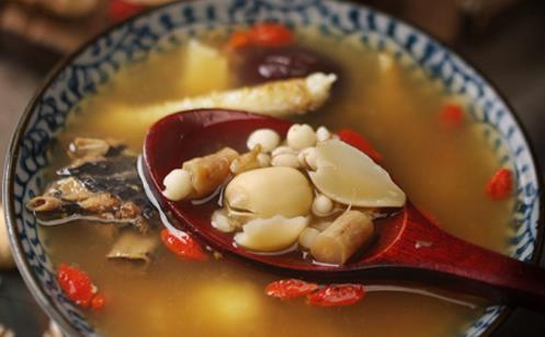 當(dāng)歸熬湯什么時(shí)候喝最好 當(dāng)歸熬湯最佳食用時(shí)間