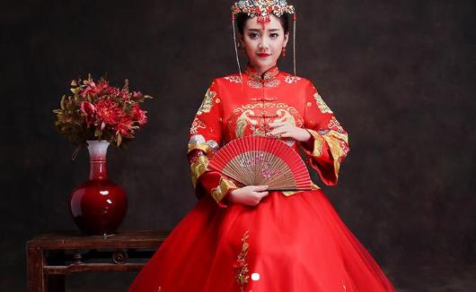 秀禾服什么時(shí)候穿 穿秀禾服最佳時(shí)間