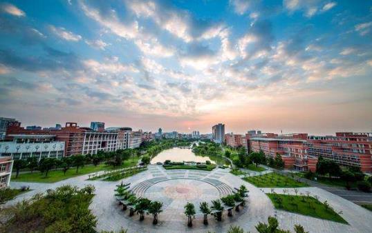 8、中國(guó)計(jì)量大學(xué).jpg