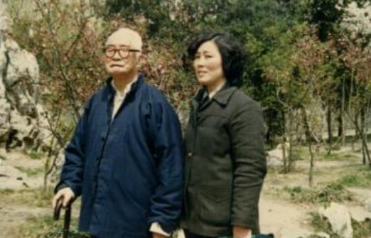 8、湯國(guó)梨.jpg