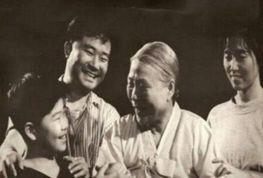 史上十大最長(zhǎng)的電視劇排行榜,指明路燈播放72年總共18262集