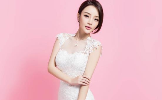二、做頭發(fā)的李小璐.jpg