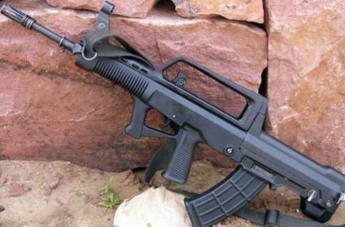 全球五種最厲害的槍械排行榜,AK-47第一,中國經(jīng)典95式步槍第五