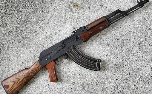 全球五種最厲害的槍械排行榜,AK-47第一,中國經(jīng)典95式步槍第五