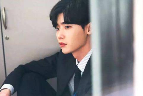 韓國(guó)十大演技男星排行榜,李鐘碩第一,金秀賢第二