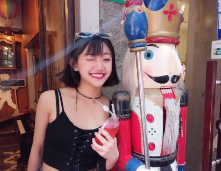 2018年十大人氣最高的網(wǎng)紅排行榜,馮提莫第一,許靜婉第二