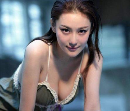 中國(guó)十大最美足球?qū)氊惻琶,張馨予第一,周韋彤第二
