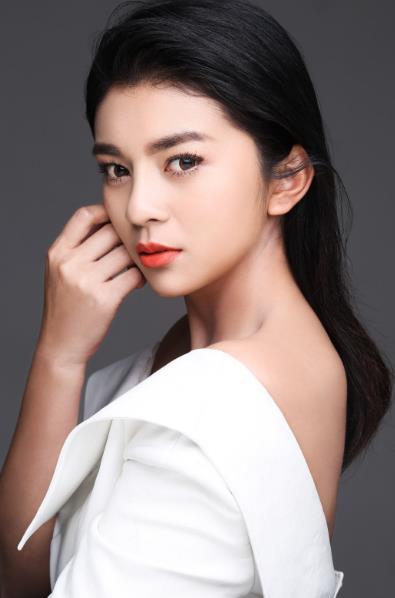 廣西十大美女明星排名,王鷗因《偽裝者》成名,張儷被愛奇藝封獎(jiǎng)