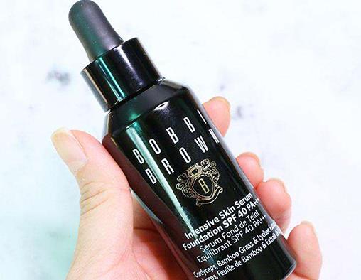 十款最適合大干皮的粉底液排名,雅詩(shī)蘭黛新沁水粉底液易上妝